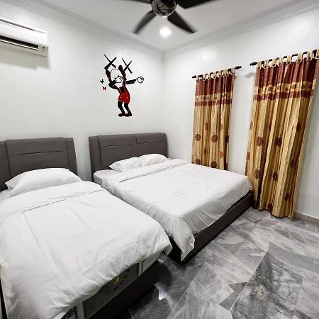 Bearbrick Homestay With Pool ポートディクソン エクステリア 写真