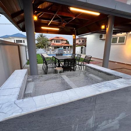 Bearbrick Homestay With Pool ポートディクソン エクステリア 写真