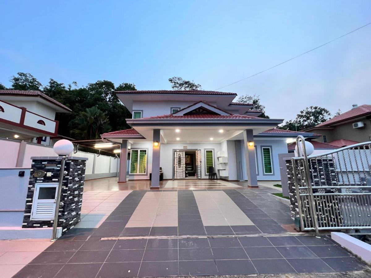 Bearbrick Homestay With Pool ポートディクソン エクステリア 写真