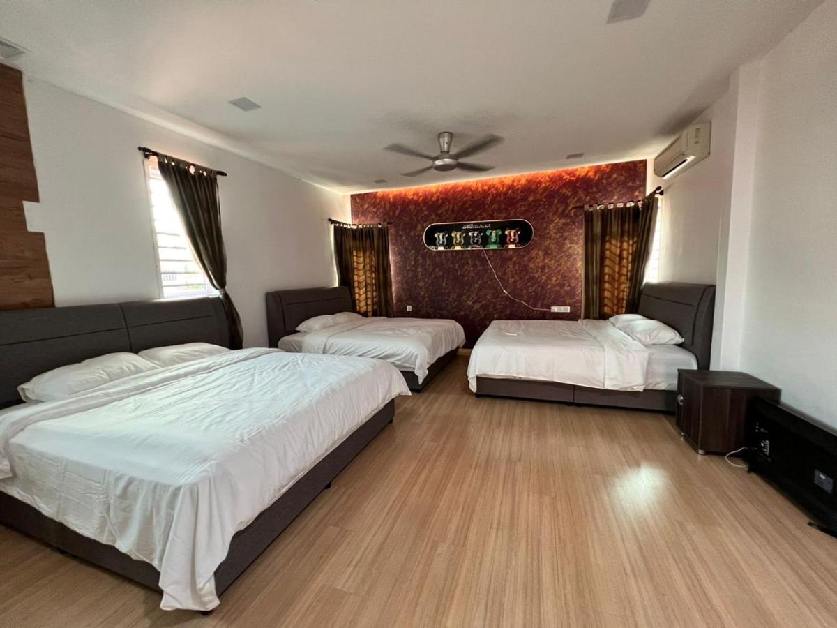 Bearbrick Homestay With Pool ポートディクソン エクステリア 写真